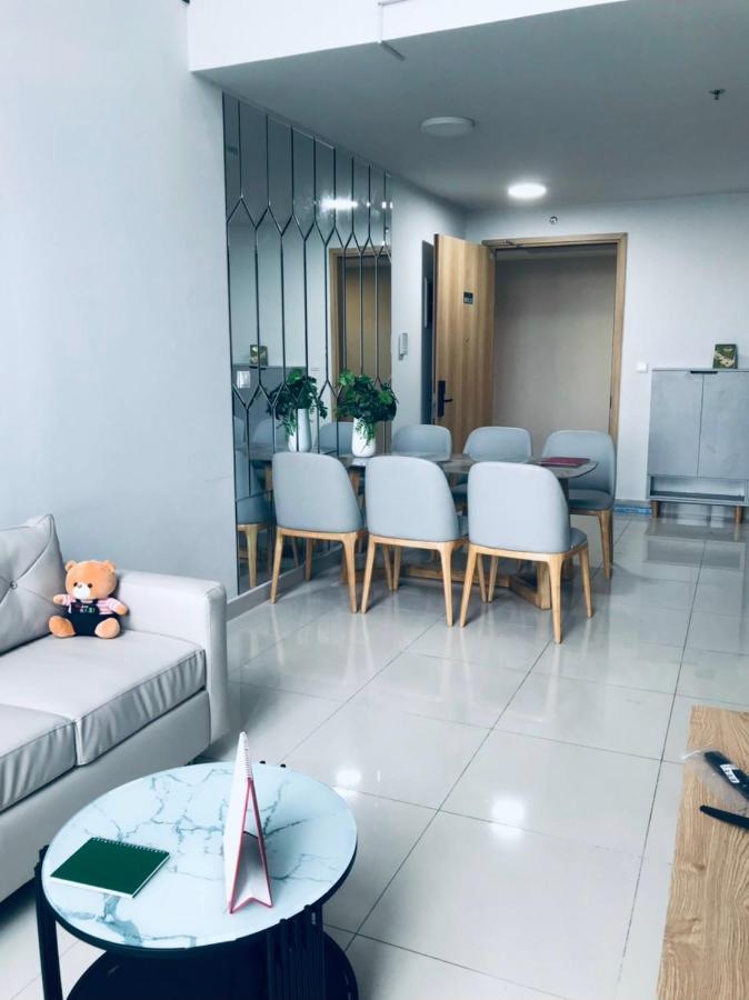Ho Vip Sieu Rong, Sieu Sang, Gia Tot Chung Cu Celadon, Ngay Aeon Tan Phu TP. Hồ Chí Minh