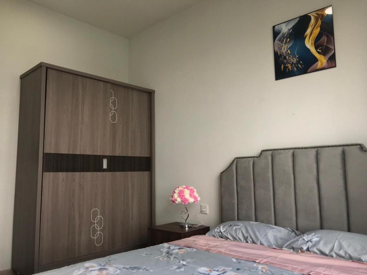Ho Vip Sieu Rong, Sieu Sang, Gia Tot Chung Cu Celadon, Ngay Aeon Tan Phu Căn hộ *