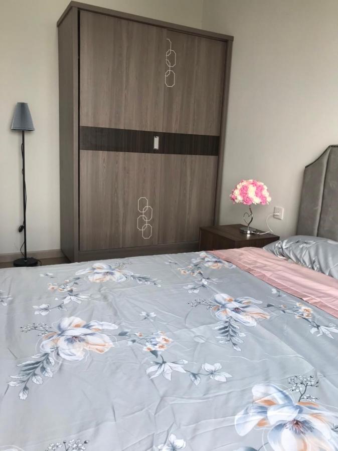 Ho Vip Sieu Rong, Sieu Sang, Gia Tot Chung Cu Celadon, Ngay Aeon Tan Phu Apartment Ho Chi Minh City