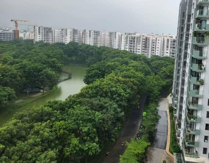 Apartment Ho Vip Sieu Rong, Sieu Sang, Gia Tot Chung Cu Celadon, Ngay Aeon Tan Phu